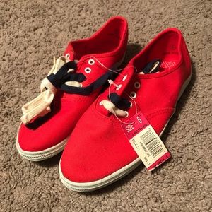 Women’s Size 6 Red White & Blue Shoes NWT